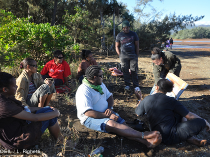 Le carrefour des jeunes de l'aire coutumière Drubéa Kapüme Des jeux ludiques sur la biodiversité, les menaces et la surveillance environnementale ont été proposés pour le deuxième atelier.
